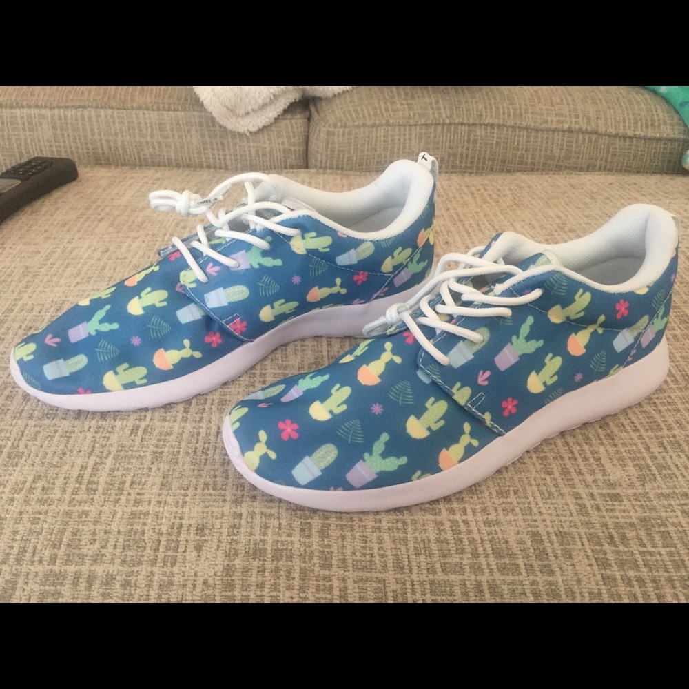 NWOT 🌵 sneakers - Picture 2 of 6